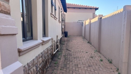 To Let 3 Bedroom Property for Rent in Pentagon Park Free State